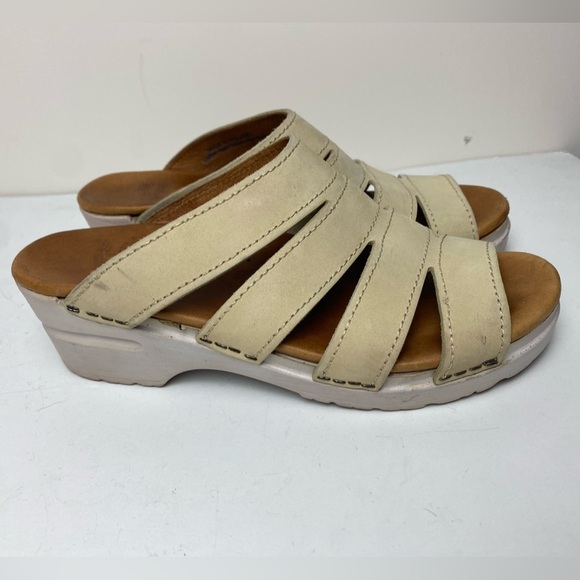 Dansko Shoes - Dansko Cream and White Comfort Sandals with Woven Straps